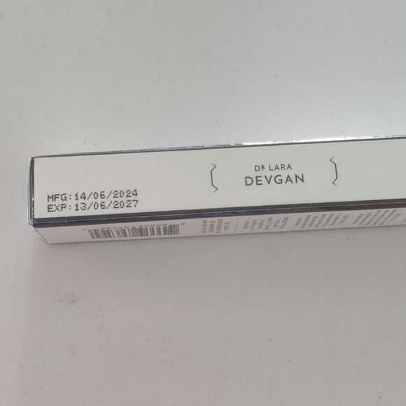 DR LARA DEVGAN EXTREME LENGTHENING MASCARA NEW IN BOX 0.33 OZ - Picture 7 of 8